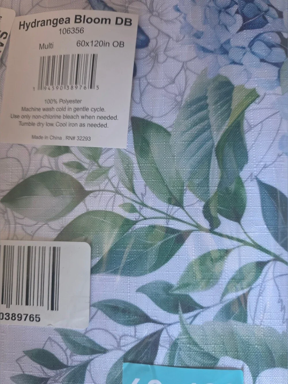 Elrene Home Fashions Hydrangea Bloom Floral Double Border Tablecloth  Multi  60